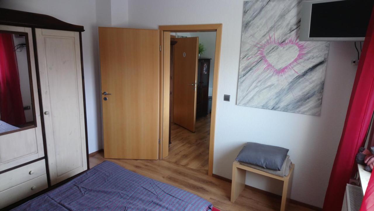 Private Zimmer Bei Der Weser-Ems-Halle โอลเดนบวร์ก ภายนอก รูปภาพ