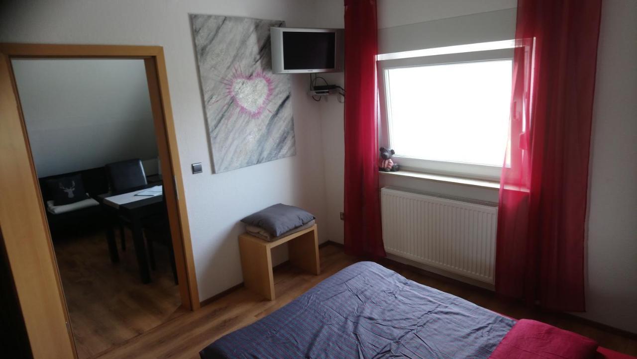 Private Zimmer Bei Der Weser-Ems-Halle โอลเดนบวร์ก ภายนอก รูปภาพ